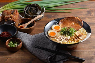 From Bowl to Soul: Pairing Porcelain Dinnerware With the Perfect Tonkotsu Ramen