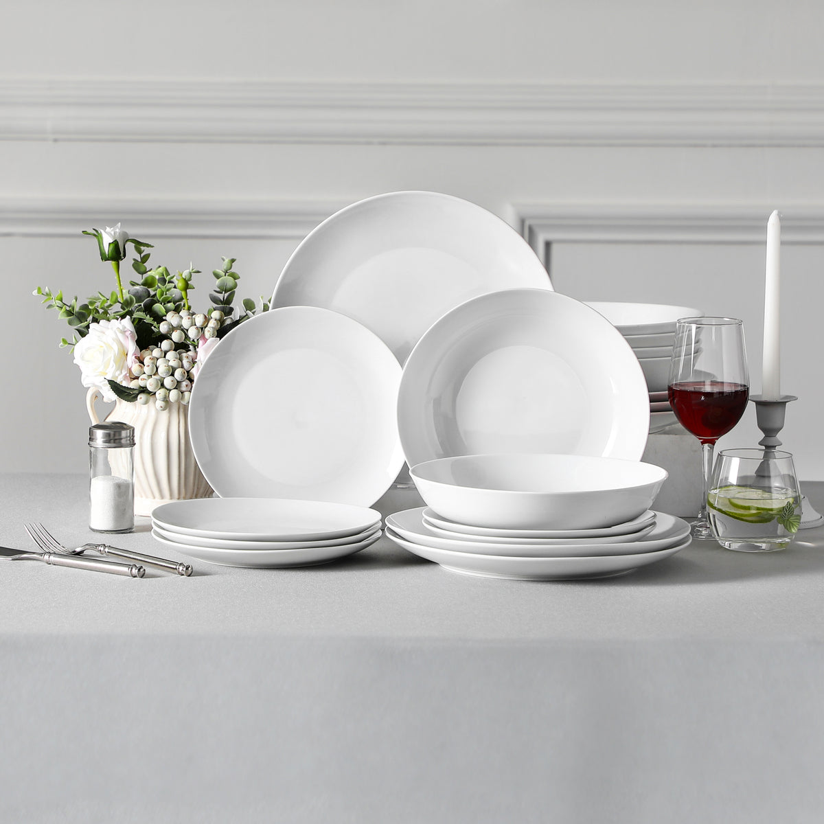 MALACASA Charming Amelia 18 Piece Dinnerware Set In Porcelain, Enhancing Your Festive Dining With A Smooth Surface That Highlights Strategic Garnishing And Adds Elegance.