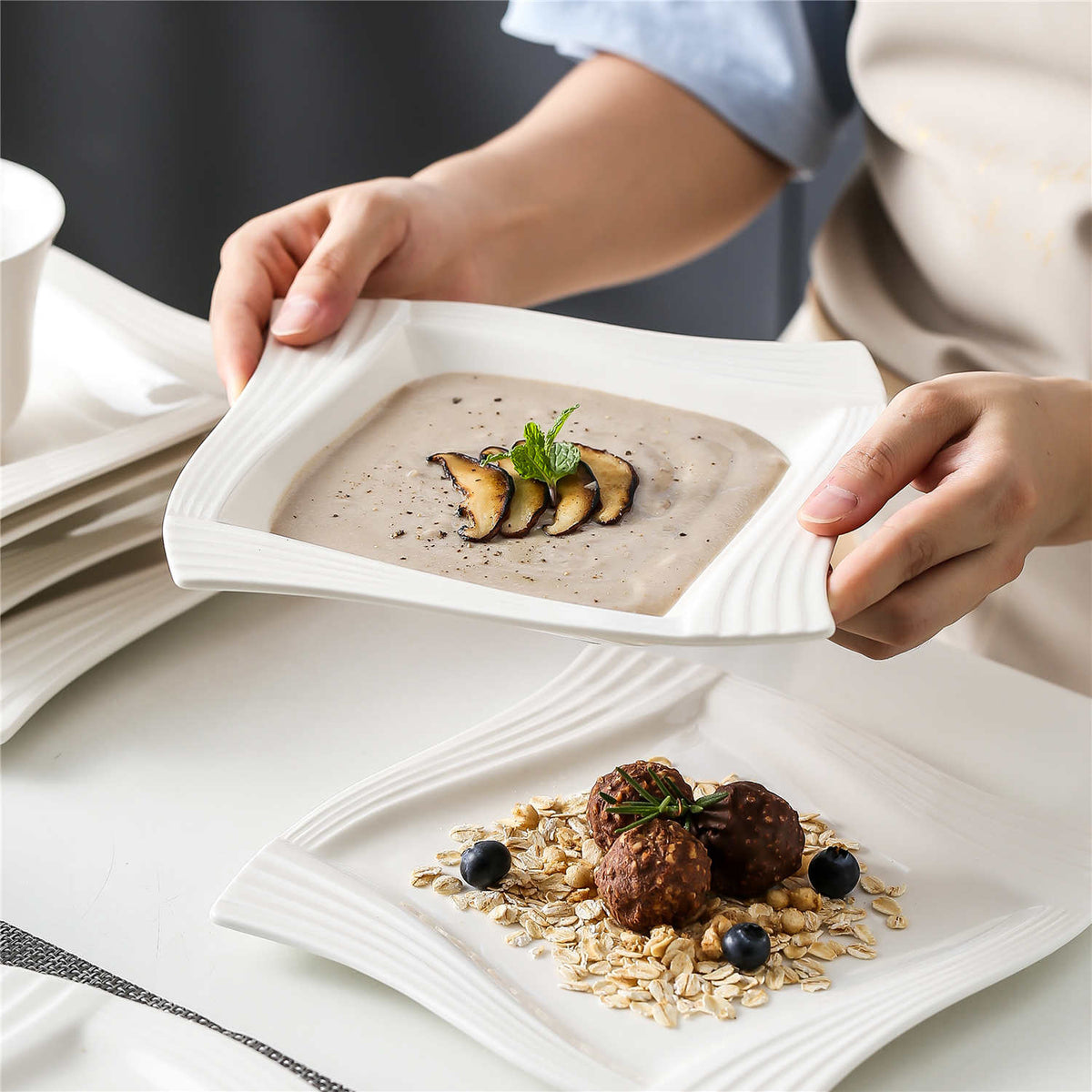 The Soup Plate Debate: Wide vs. Deep Bowls - Which One is Better?