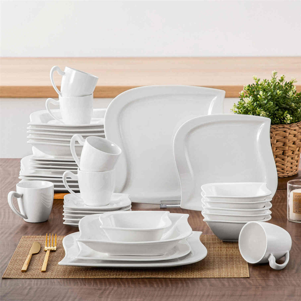 36 Piece Porcelain Dinnerware Set—Timeless Ivory Elegance, Perfect For Both Traditional And Modern Dining.