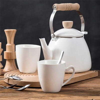 Ceramica vs. gres: come scegliere una tazza da tè ideale dopo una tranquilla passeggiata