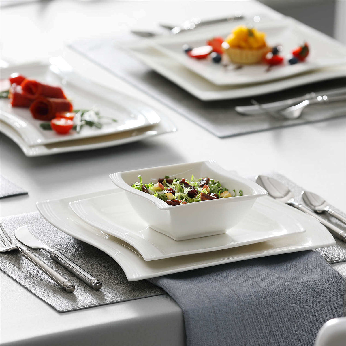 Flora 26-Piece Porcelain Dinnerware Set | Service for 6
