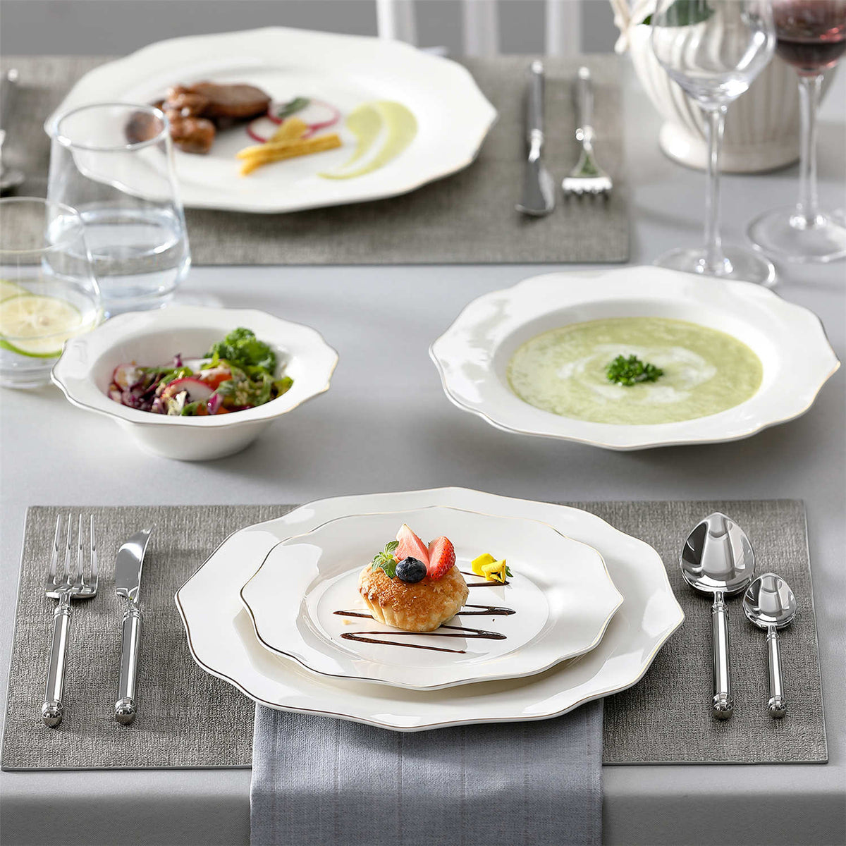 MALACASA Lotus 16-Piece Bone China Dinnerware Set with Gold Trim, Adding a Refined Touch to Special Dinners with its Delicate, Lightweight Feel.
