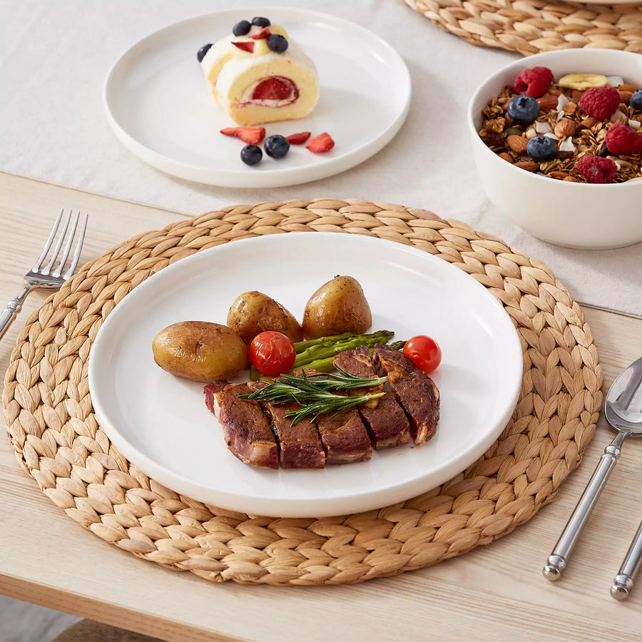 How to plate steak like a chef using white porcelain dinner plates for restaurant-style presentation