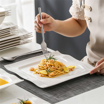 Apparecchiare la tavola perfetta: 5 consigli per scegliere le stoviglie in porcellana per la tua prossima riunione di famiglia