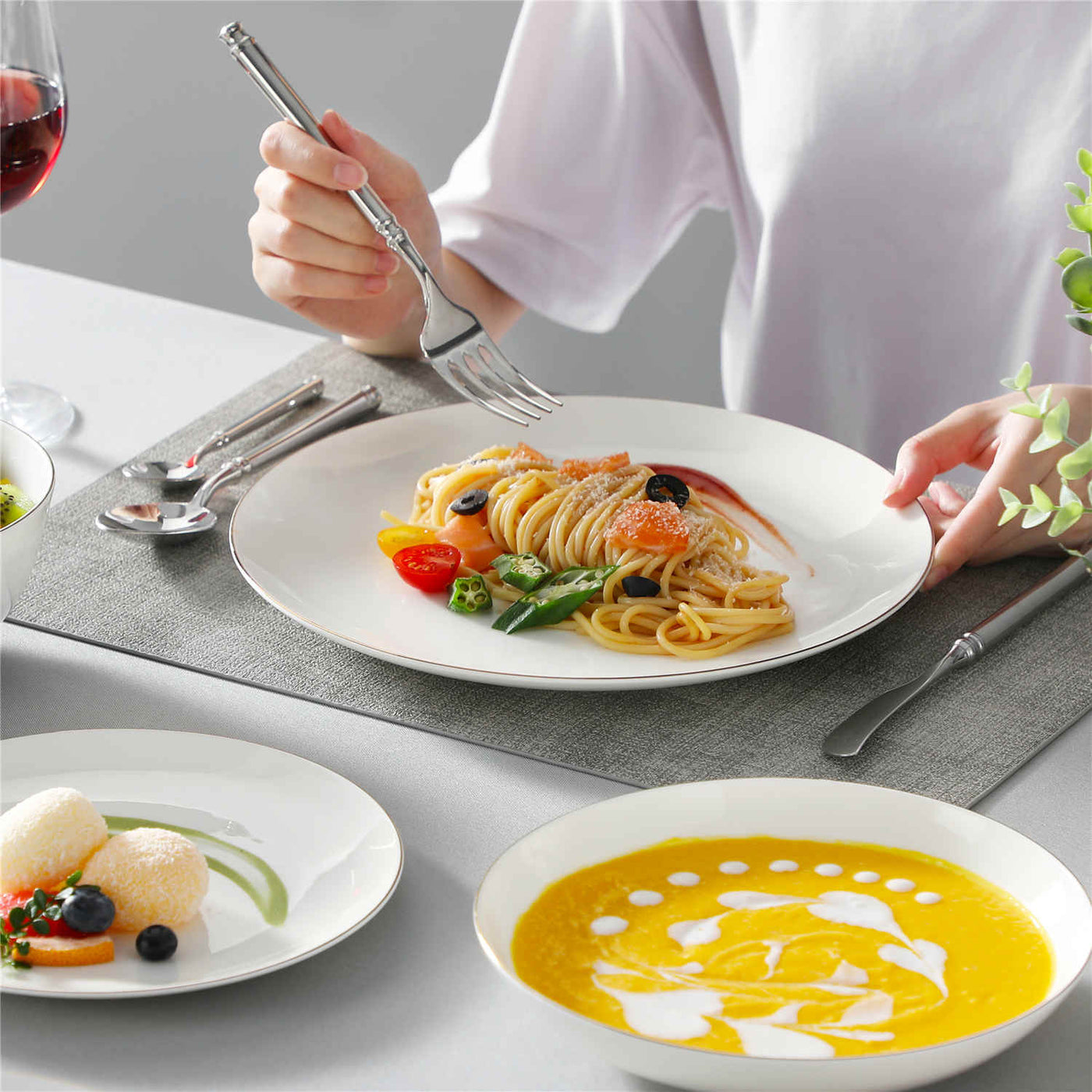 MALACASA Nori 16 Piece Fine Bone China Dinnerware Set
