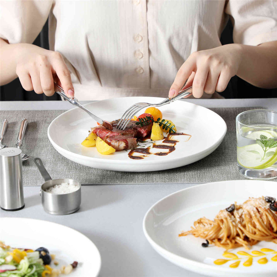 What Is the Right Size for a Family Dinner Plate?