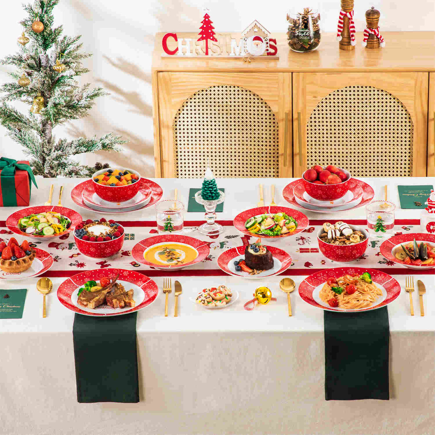 MALACASA Christmastree 16-Piece Porcelain Dinnerware Set, Adorned with beautiful Christmas tree patterns, adding a festive touch to your holiday table.