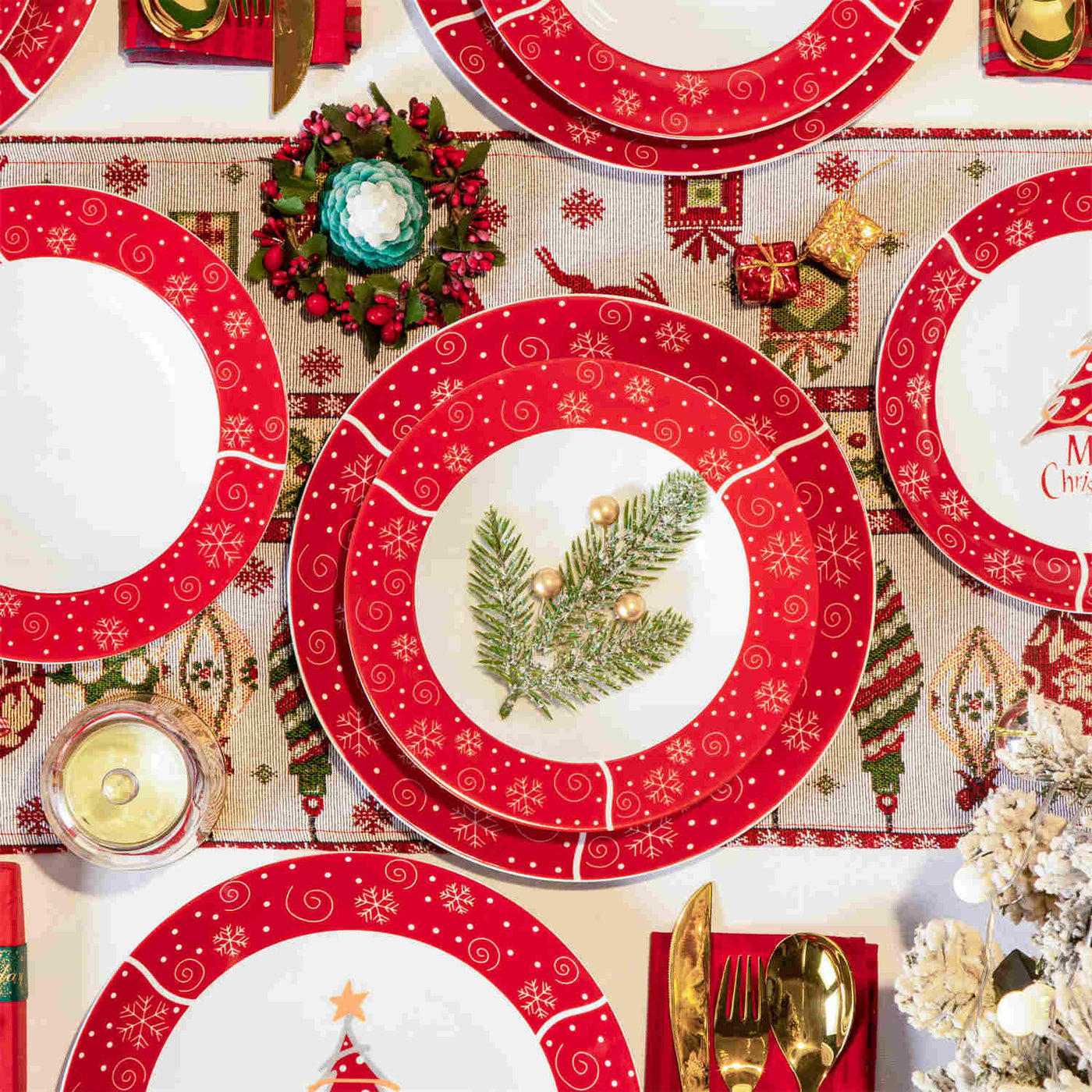 MALACASA Christmastree 18-Piece Dinnerware Set features exquisite Christmas tree motifs on fine porcelain. Perfect for holiday feasts and family gatherings, this enchanting set enhances your festive table setting, creating a warm and joyful atmosphere for memorable celebrations.