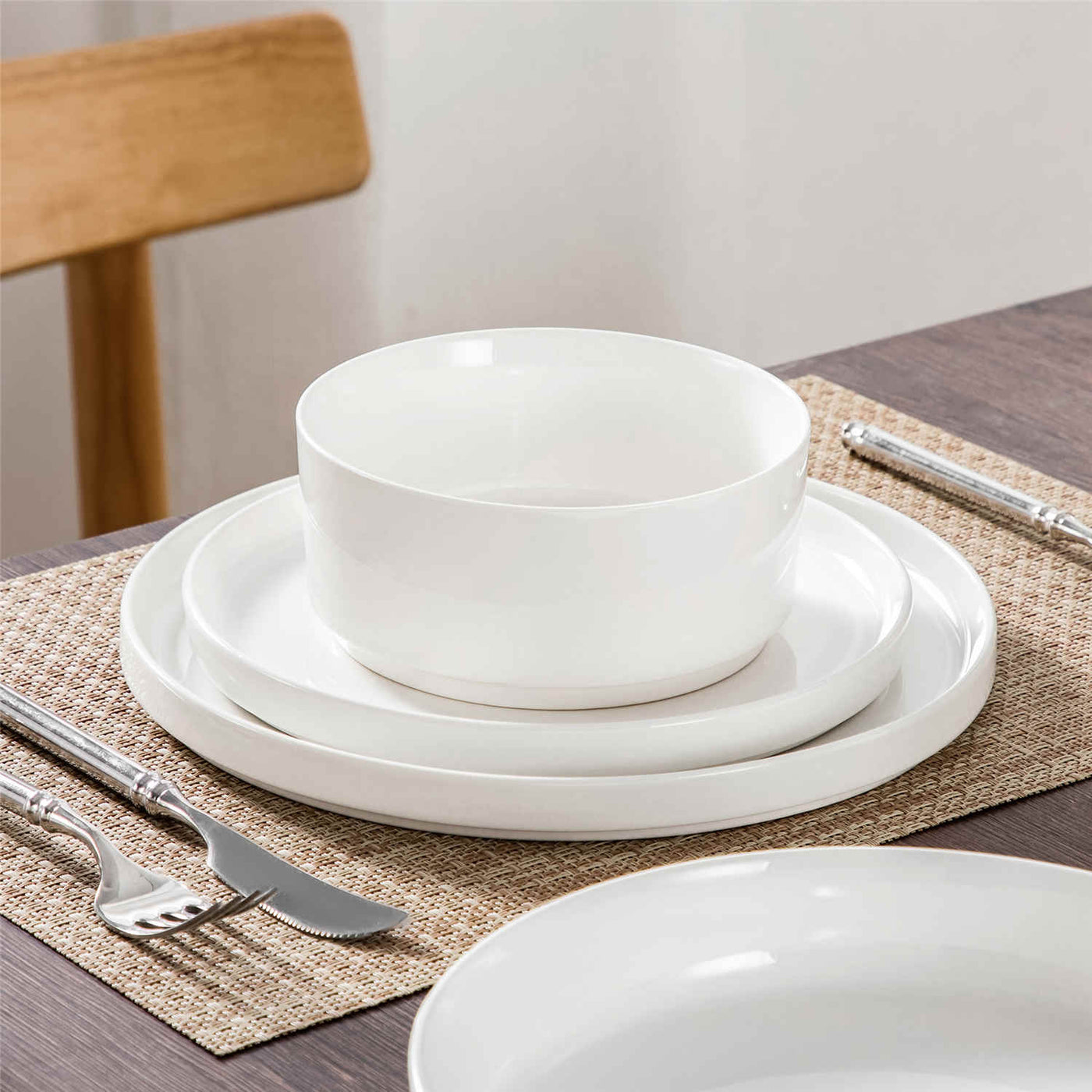 MALACASA Leah 16-Piece Porcelain Dinnerware Set, Service for 4, includes Plates, Pasta Bowls, and Cereal Bowls. Perfect for elevating family meals or entertaining guests with a touch of sophistication.Ivory White#color_ivory-white