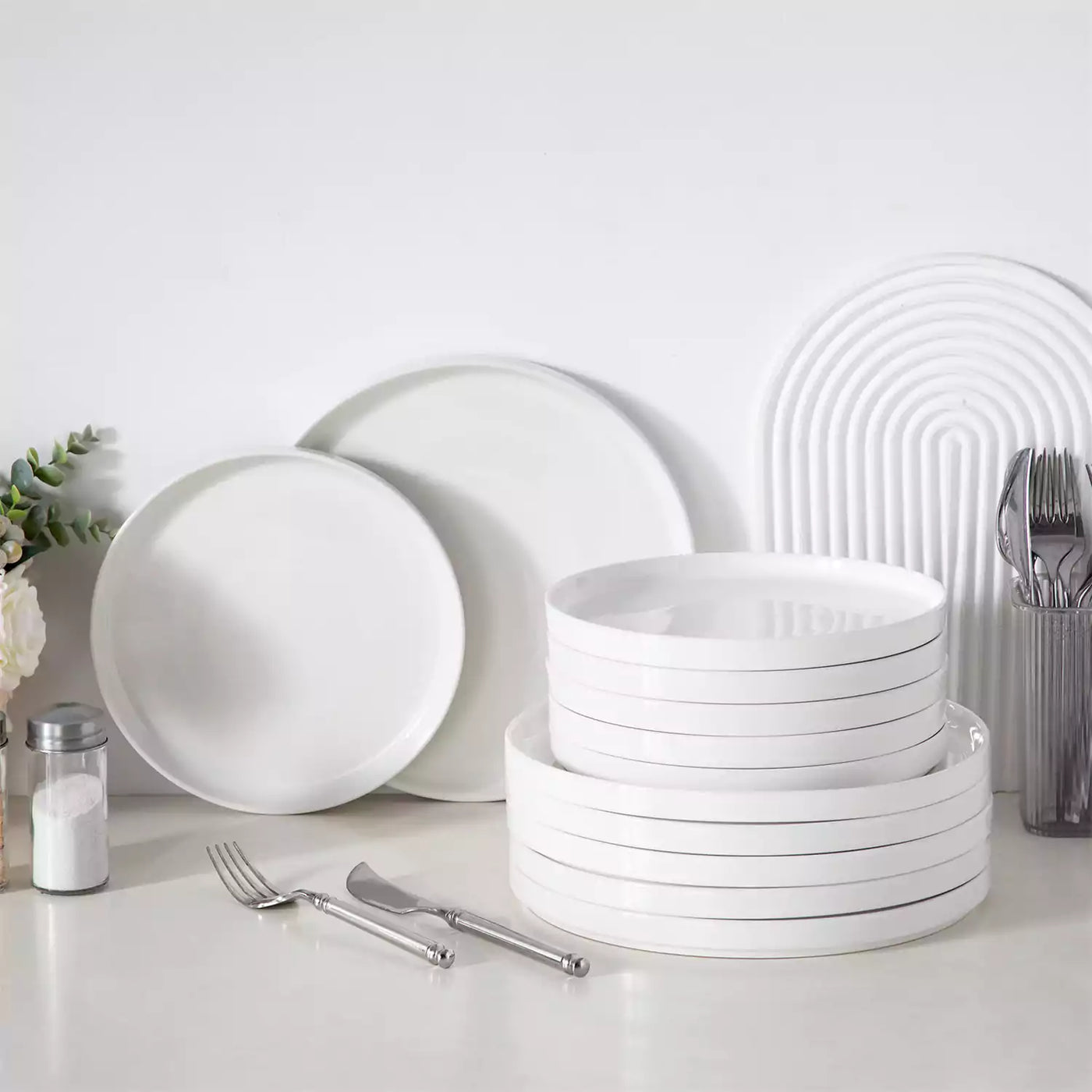 Leah 6-Piece Ivory White Dinner Plates – Stackable & Oven Safe
