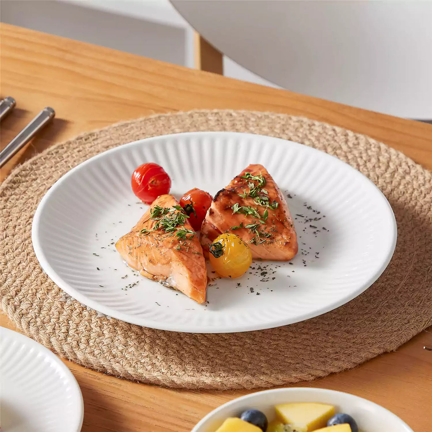 Leila Porcelain Dinnerware Set with Ribbed Design, 4-Person - Ivory White#color_ivory-white