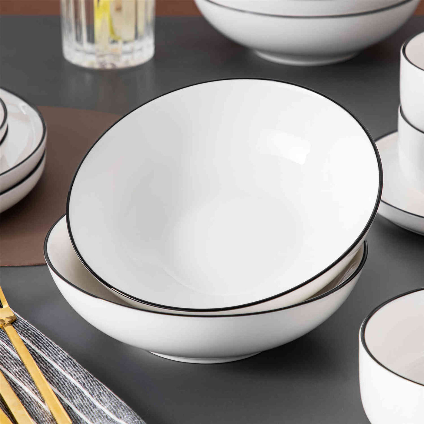 MALACASA Flat Round Luna 16 Piece Dinnerware Set with Soup Plates and Bowls - Black Trim#color_black-trim