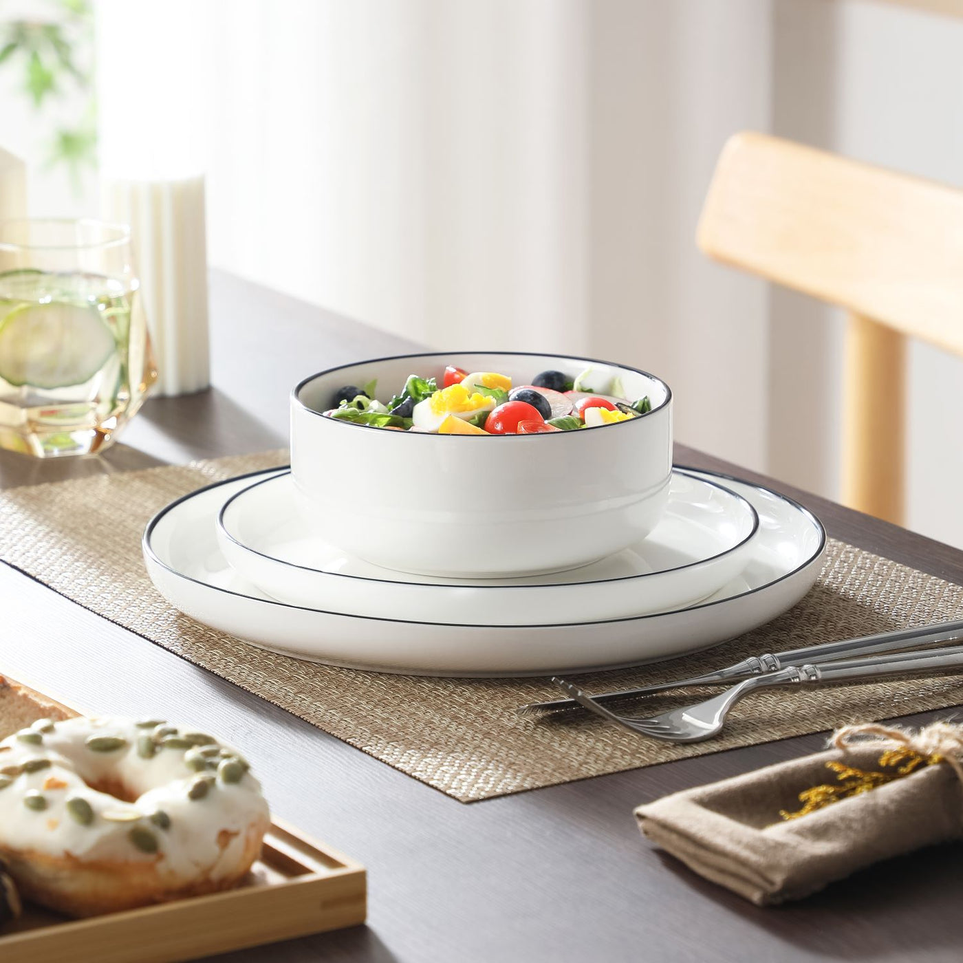 MALACASA Luna 18 piece white with black trim porcelain dinnerware set, plates and bowls set for 6#color_black-trim