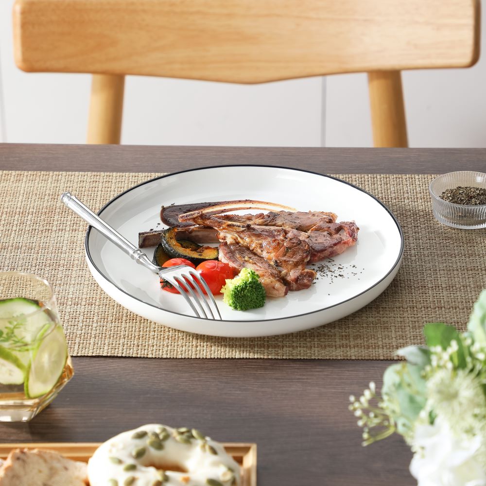 MALACASA Luna 18 piece white with black trim porcelain dinnerware set, plates and bowls set for 6#color_black-trim