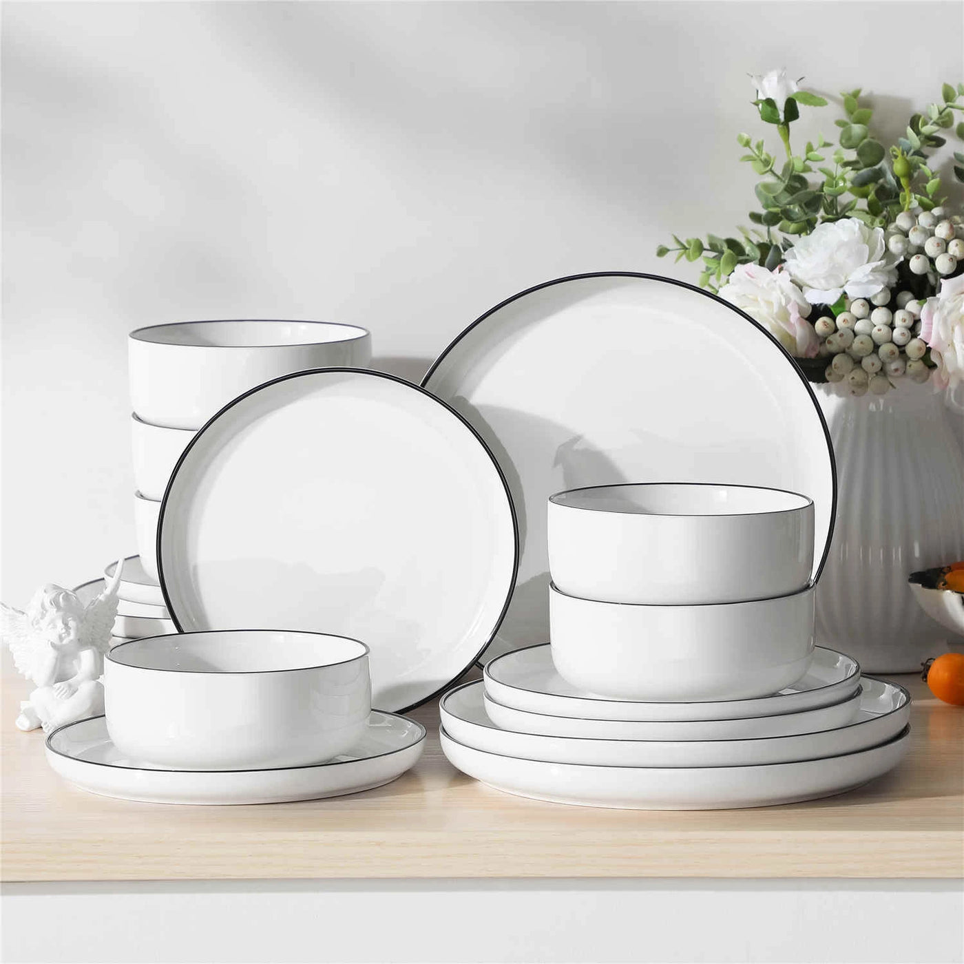 Luna 18 Piece Dinnerware Set - Black Trim#color_black-trim