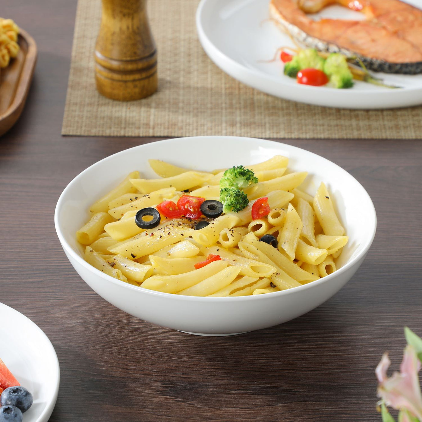 MALACASA Luna 24 piece white porcelain dinnerware set for 6, lipped edge#color_ivory-white